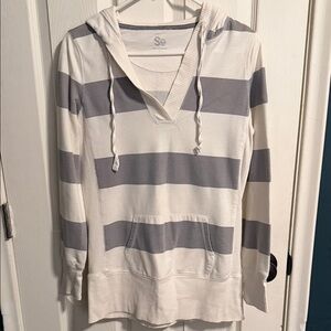 🌵SO Gray and White Striped Hoodie